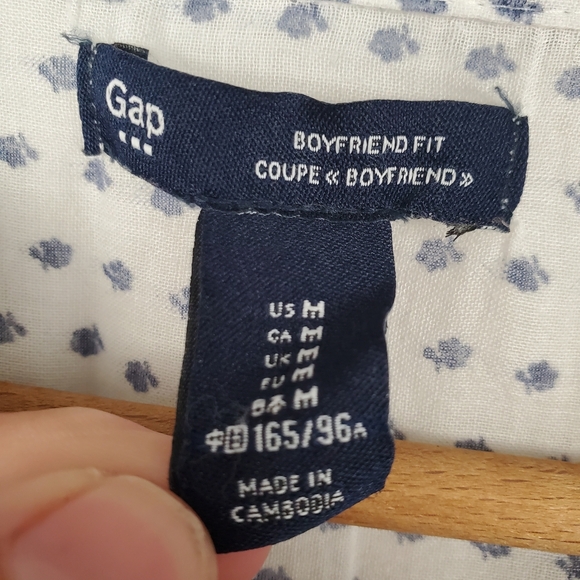 GAP White and Blue Button Down Shirt. Lightweight Boyfriend Fit. MED - Picture 3 of 9